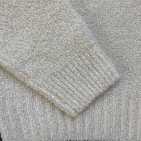 Everlane Cozy Crewneck in Cream - Picture 3 of 7